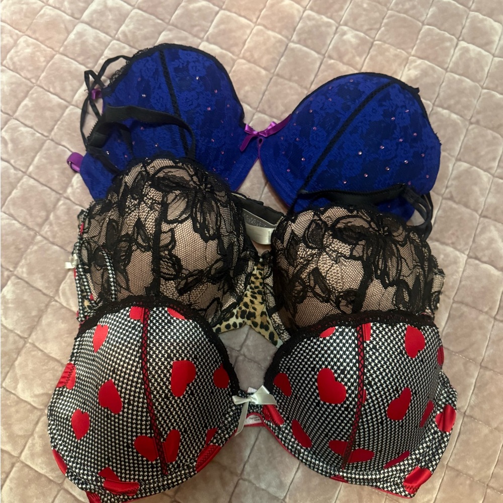 Women's Lace and Heart Pattern Bra Set